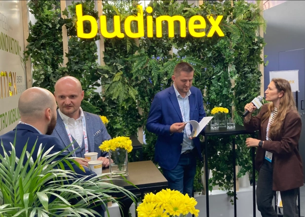 Budimex Silniční konference foto stánku Lesensky.cz